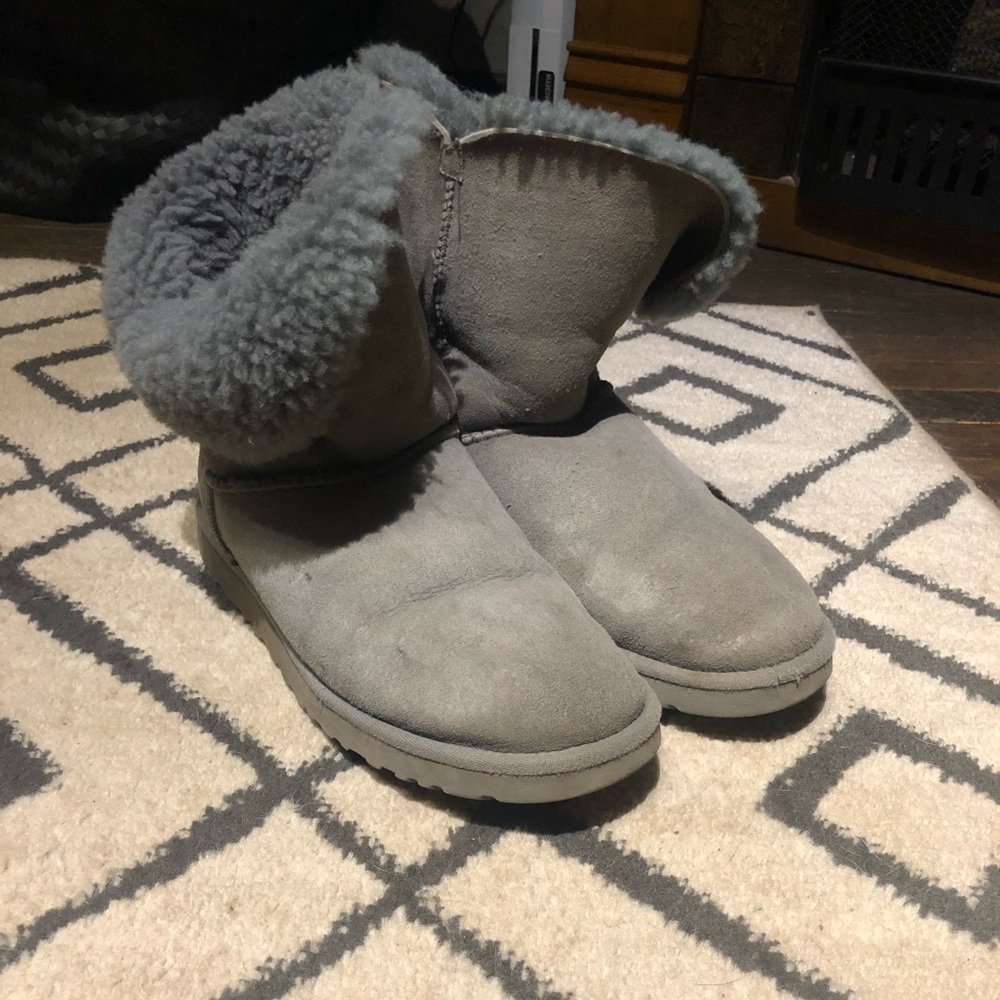 UGG Bailey Button Short